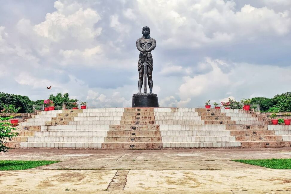 https://forevervacation.com/oslob/lapu-lapu-monument